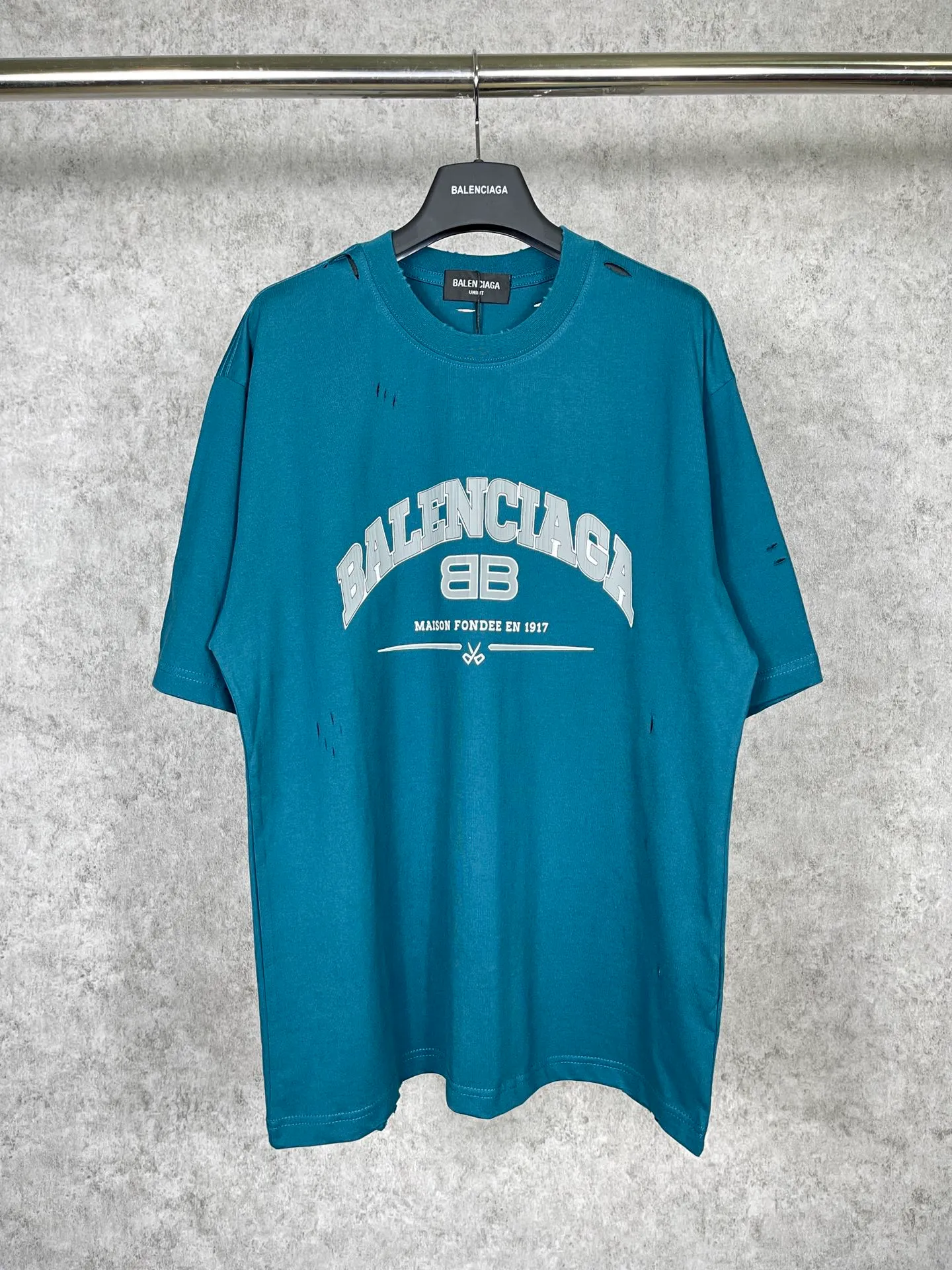 【 . Quality】BALENCI*GA/ .BB LOGO T . . ZP . 260 ， . ， ， 。Classic ， . ， ， 。 . ， 。 ， ， ， OS . Same Style。 ：BL 223012 ： . Blue. White.Red Size：XS L